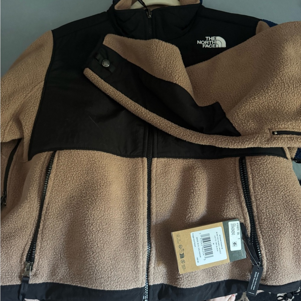The North Face Beige and Black Fleece Jacket